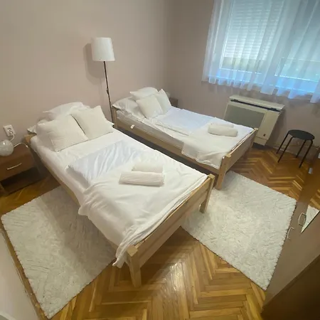 Lägenhet Pataklak Apartman